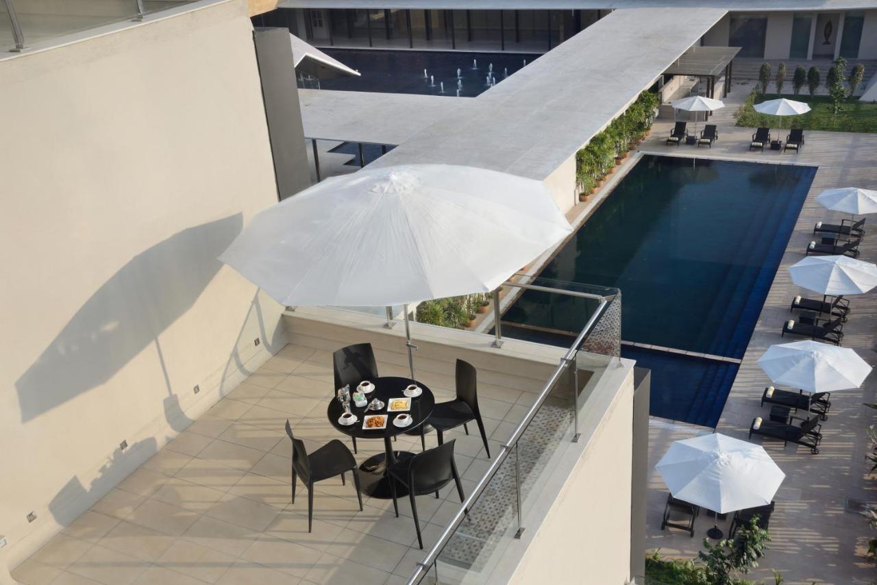 Marasa Sarovar Premiere Tirupati Luaran gambar The pool at the hotel