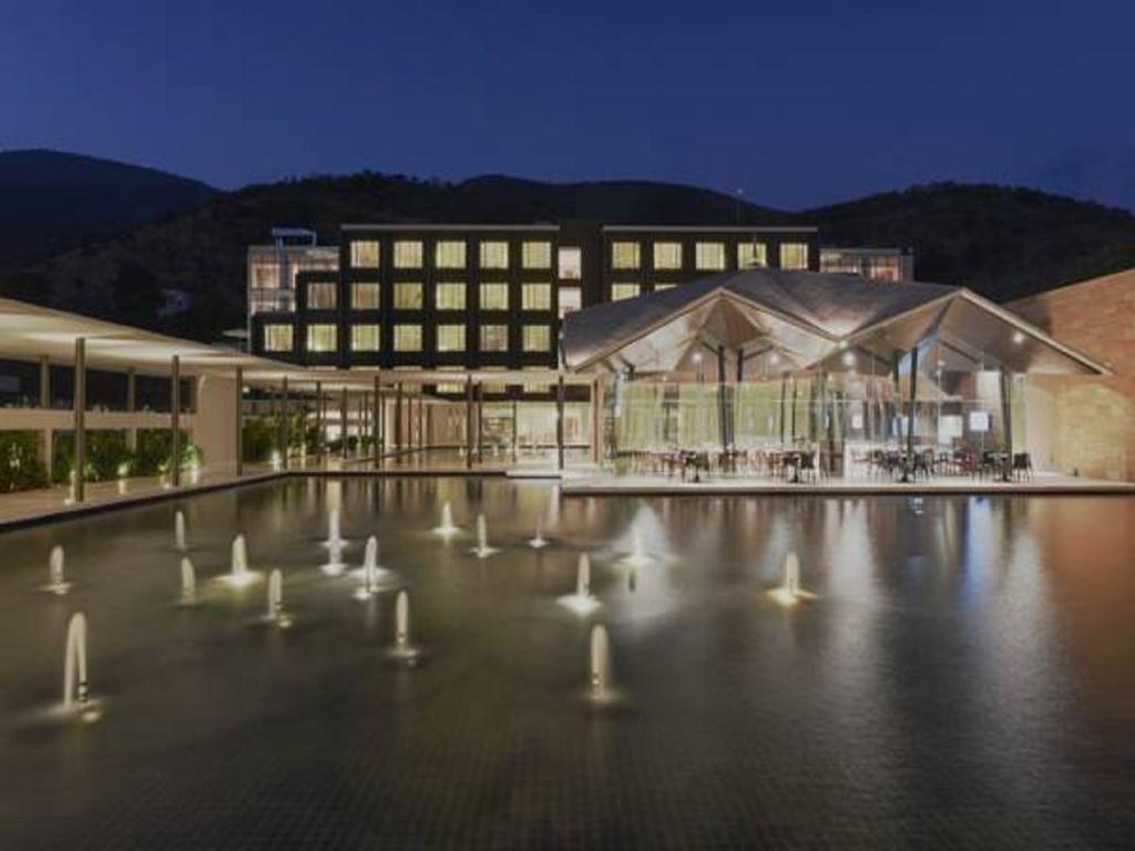 Marasa Sarovar Premiere Tirupati Luaran gambar The hotel at night