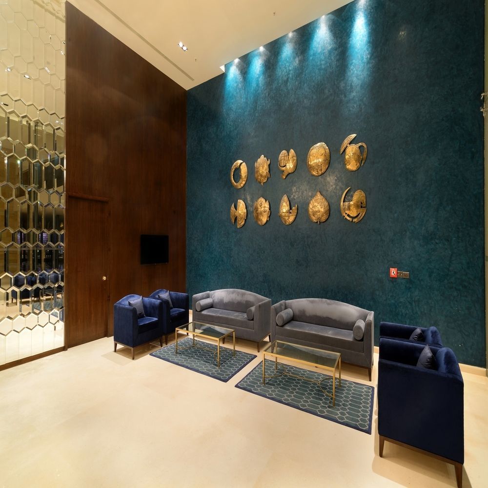 Marasa Sarovar Premiere Tirupati Luaran gambar The interior of the lounge