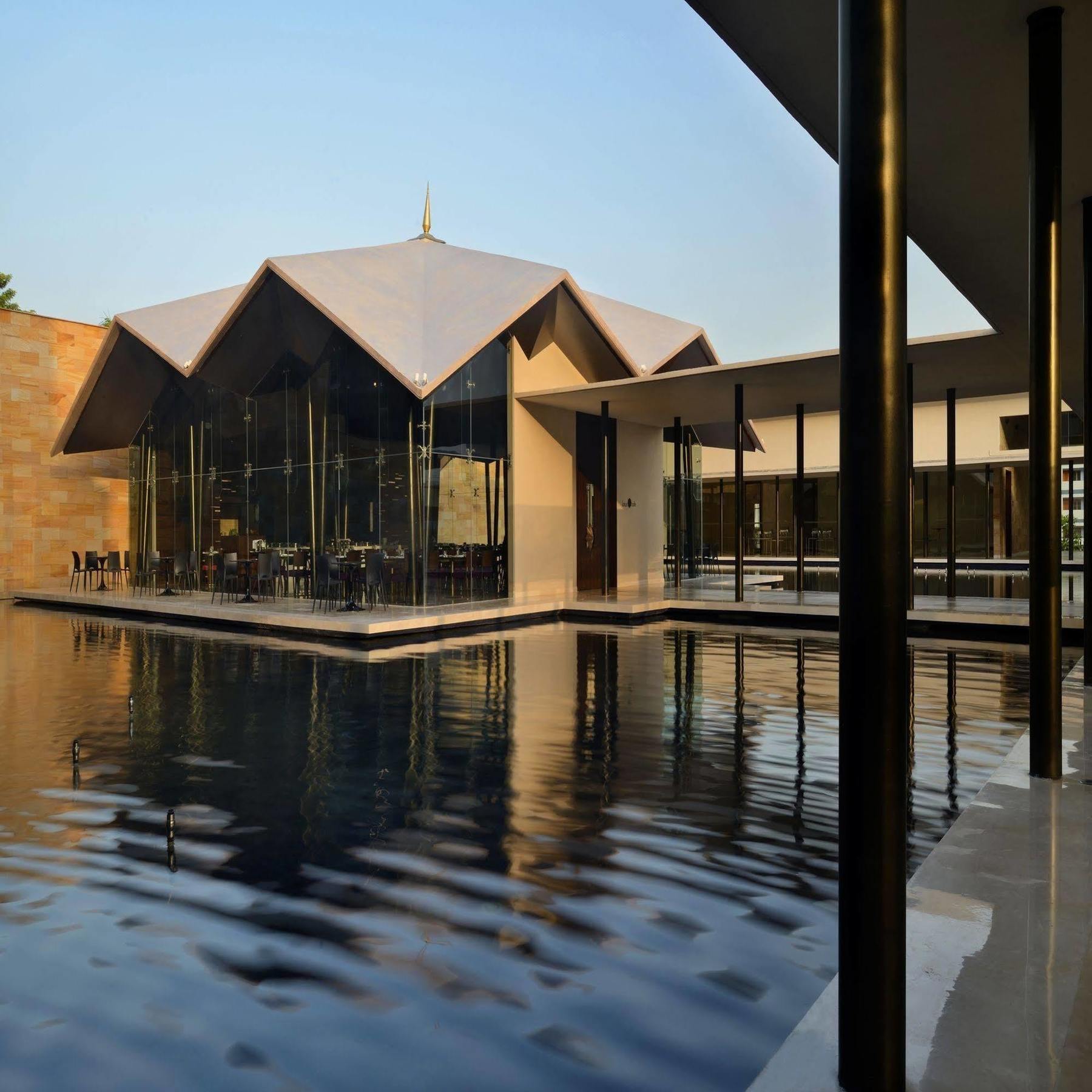 Marasa Sarovar Premiere Tirupati Luaran gambar The Chapel of the Christ the Teacher University Center