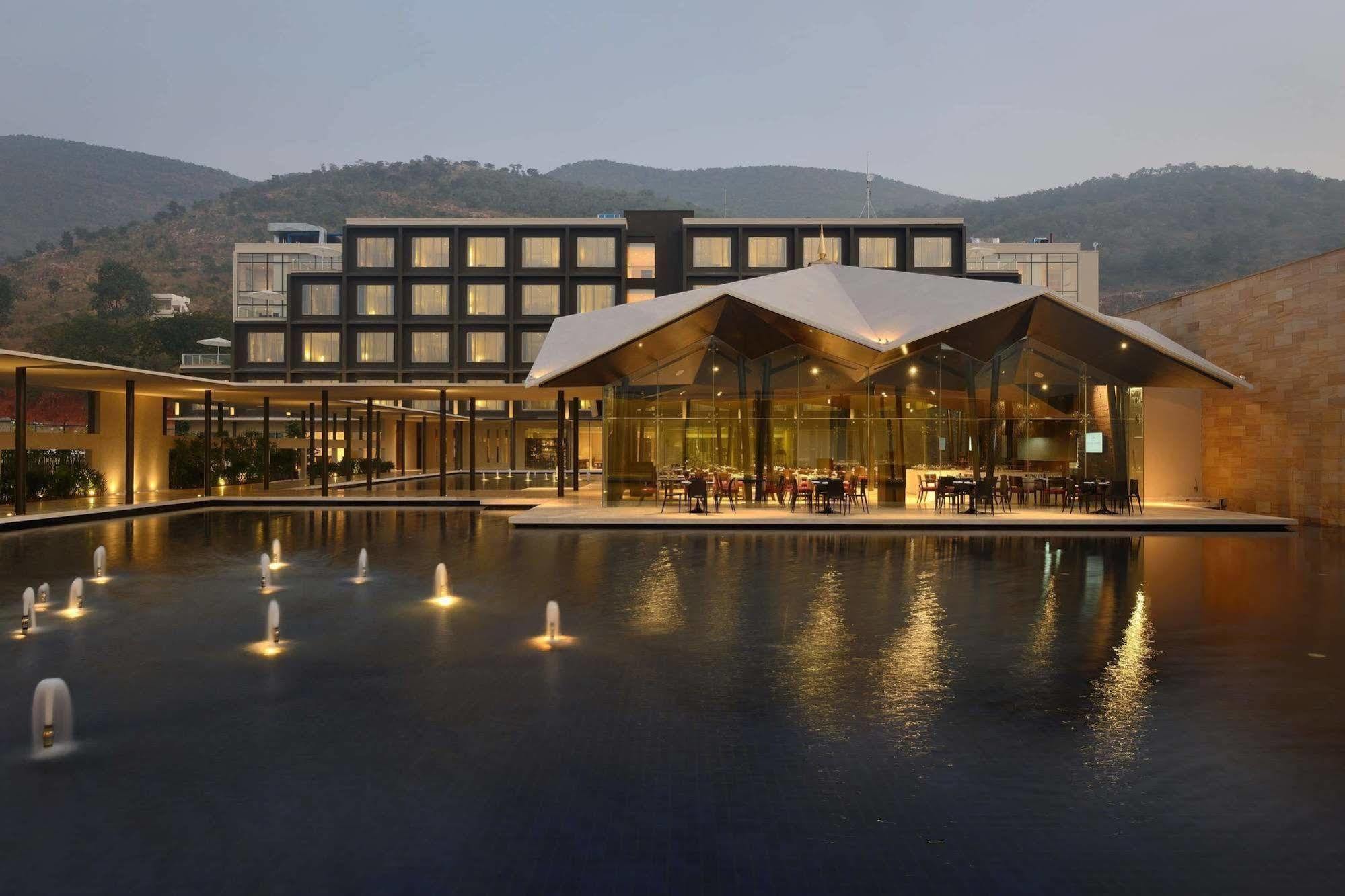 Marasa Sarovar Premiere Tirupati Luaran gambar The Park, Hyderabad