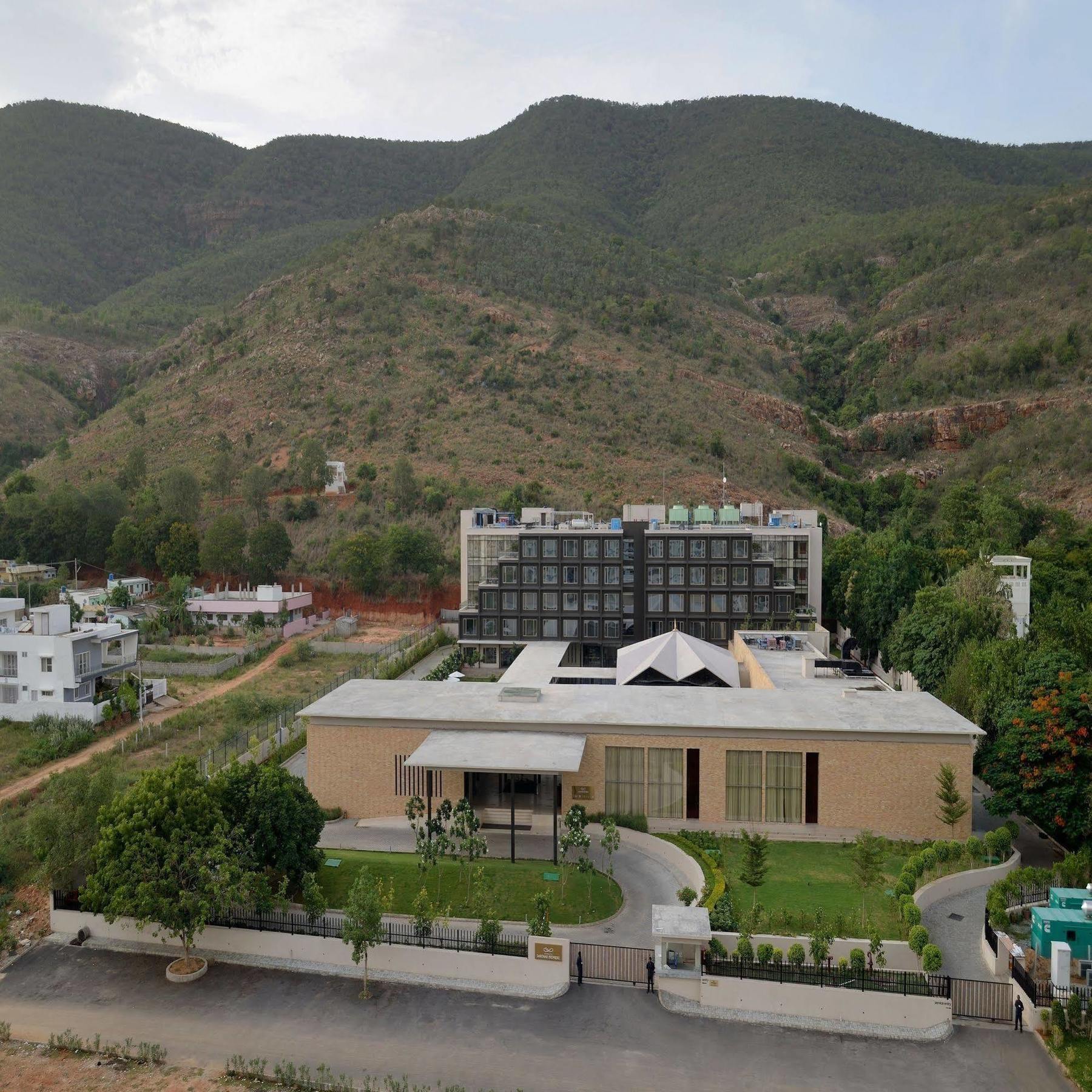 Marasa Sarovar Premiere Tirupati Luaran gambar The new building of the University of Patras