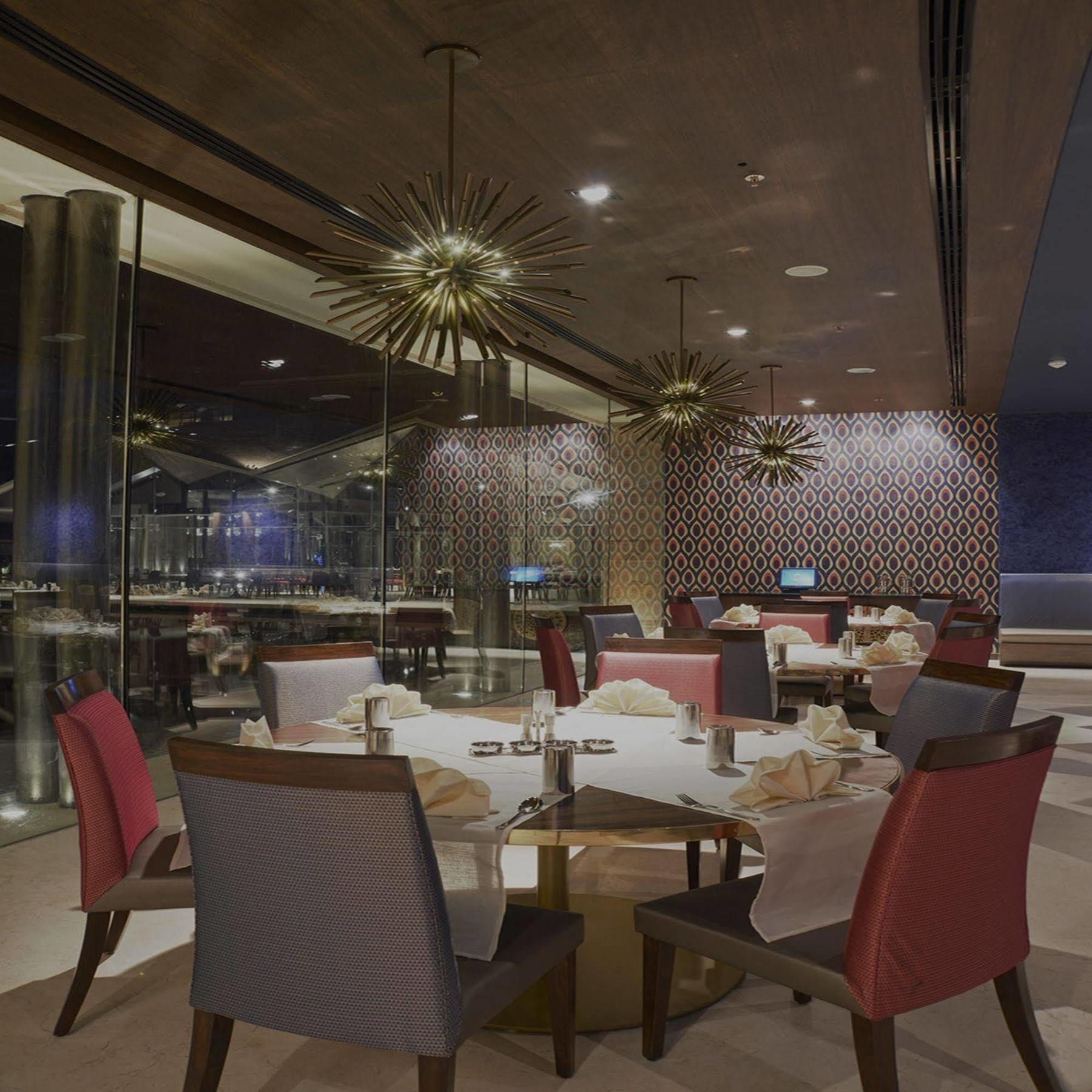 Marasa Sarovar Premiere Tirupati Luaran gambar The interior of the restaurant